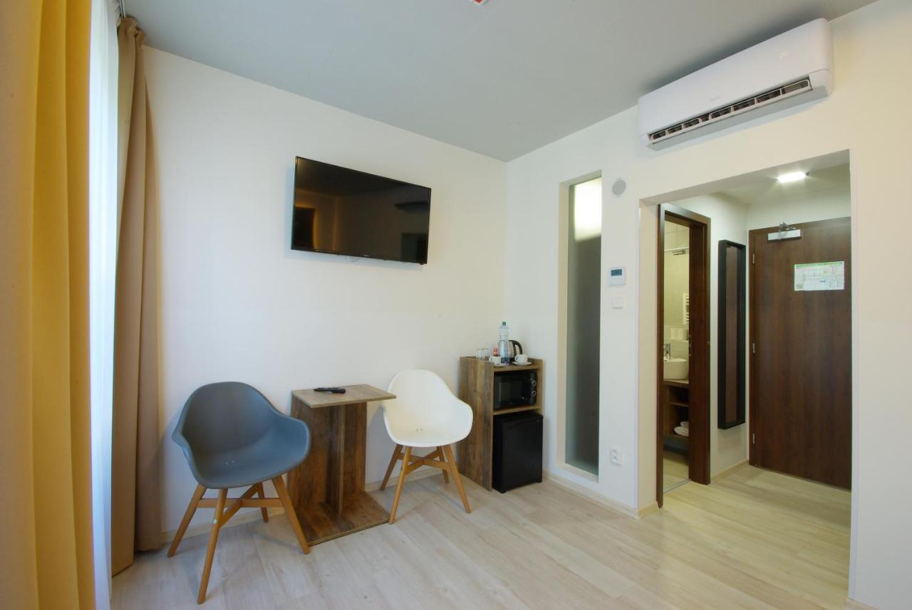 Adeba Hotel Prague Ngoại thất bức ảnh