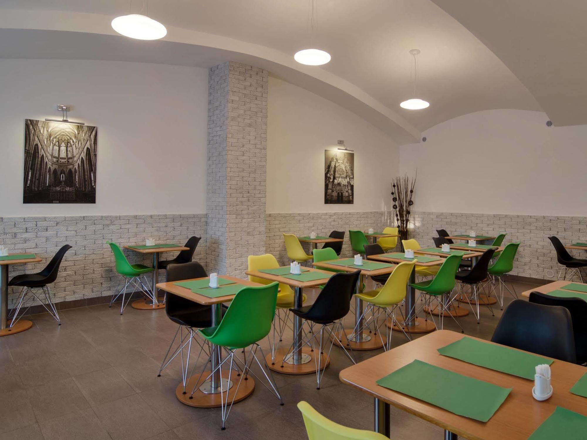Adeba Hotel Prague Ngoại thất bức ảnh